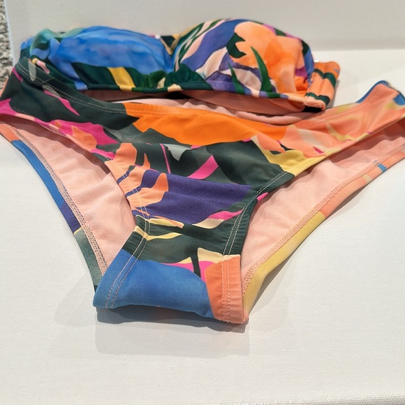 NWT Palisades Beach Club Multi Colored Bikinis with adjustable/removable straps. - Picture 4 of 6